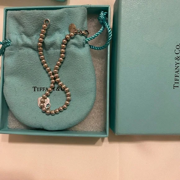 💯%auth Tiffany & Co. Silver Beaded Bracelet with Heart Charm - Picture 4 of 4